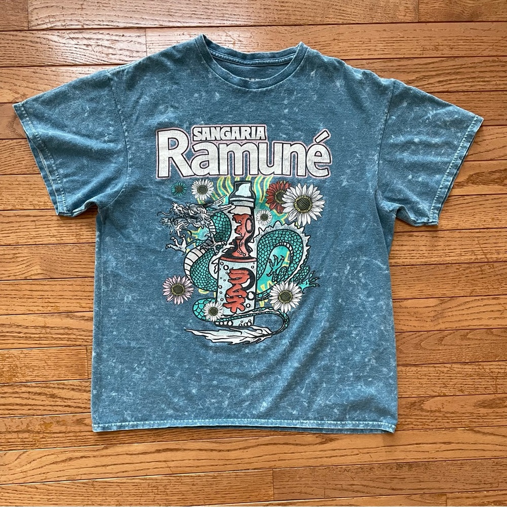 Sangaria Ramune tshirt, size large. Dragon, flowers, blue tie-dye look.